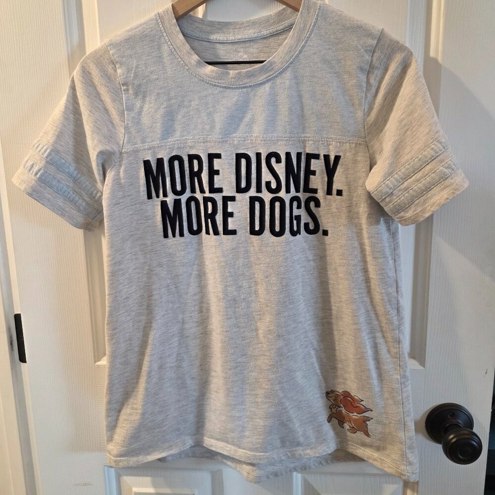 Disney Lady and the Tramp Lady Dog Graphic Tee “More Disney More Dogs” Size M